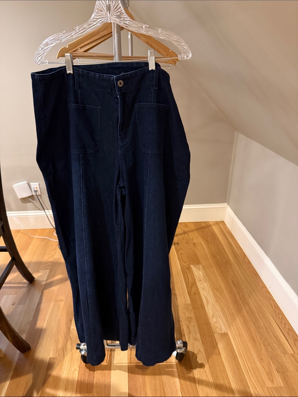 HALARA Navy Wide-Leg High-Rise Jeans